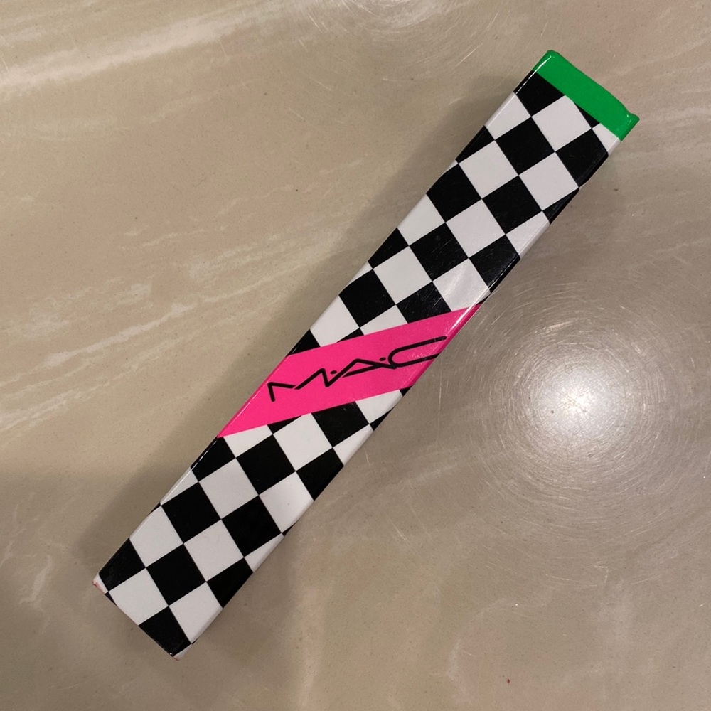 MAC Cosmetics In Extreme Dimension Lash Mascara in Abs of Steel